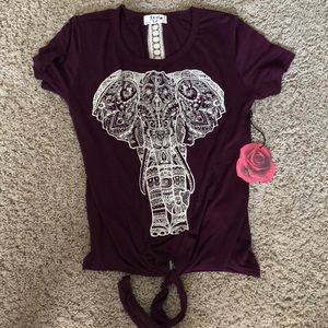 🌻3/$8 Elephant Top